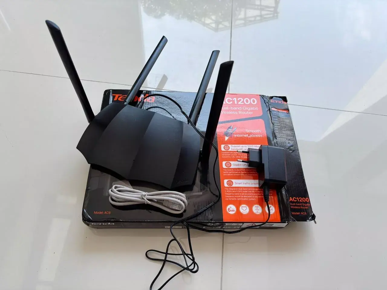 Tenda AC8 AC1200 Smart Dual-Band Gigabit WiFi Router